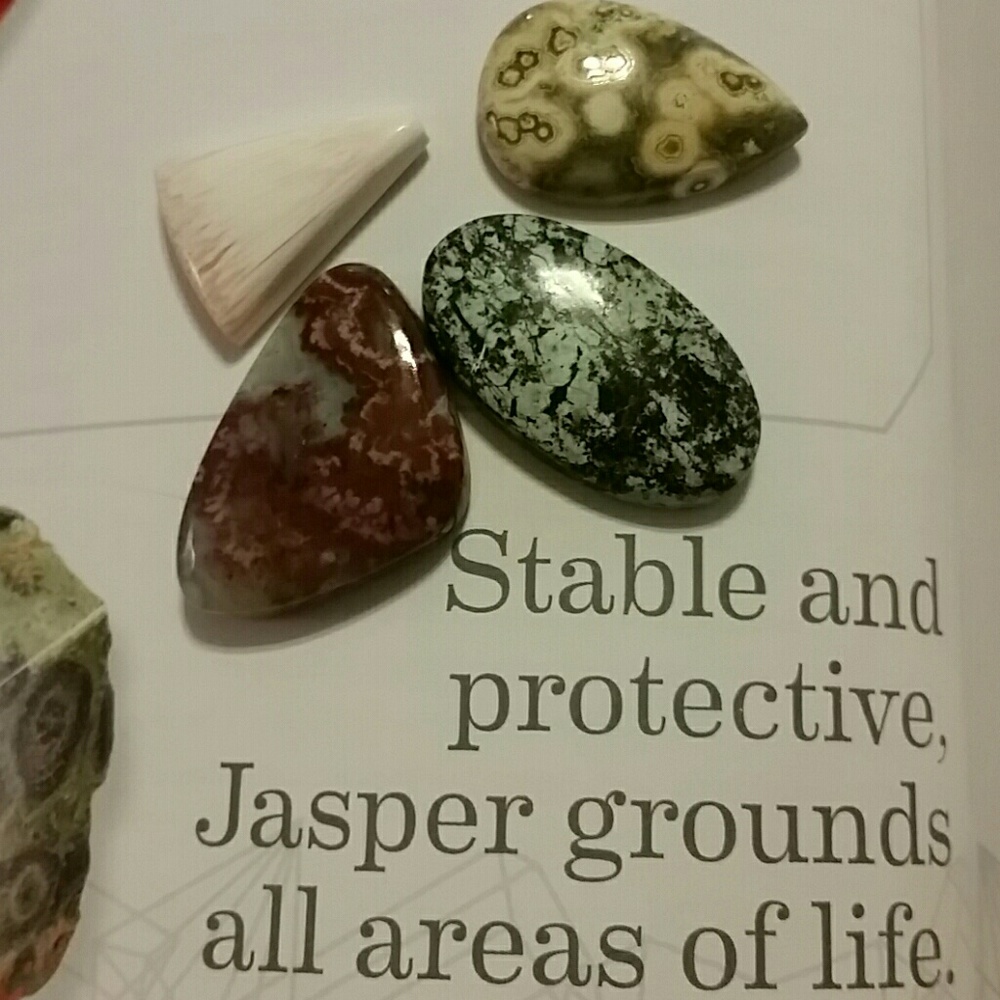 SetAssortment polished jaspers